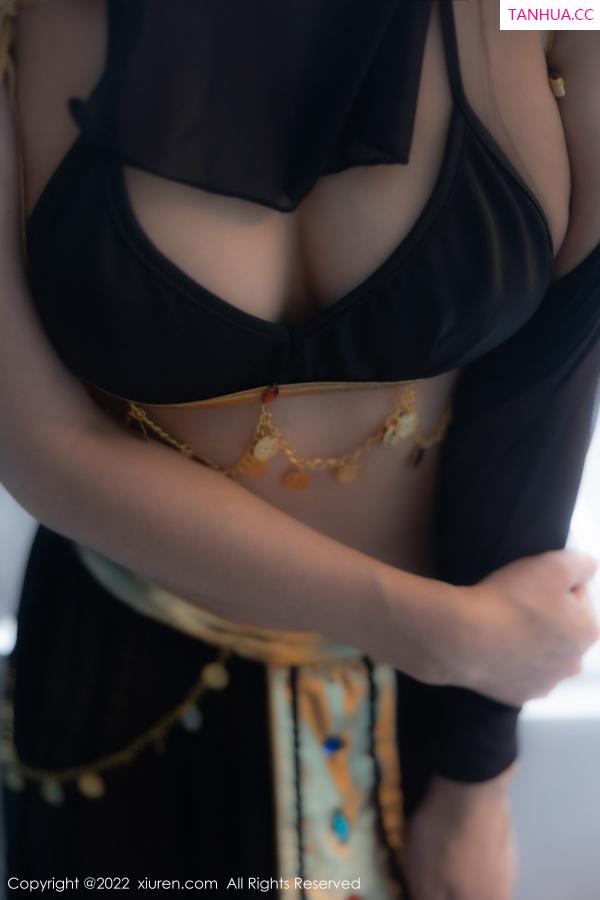 李雅柔  [XiuRen]高清写真图 2022.11.14 No.5849 李雅柔182CM 西域风情第18张图片